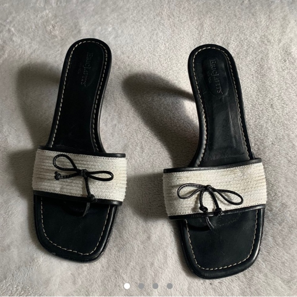 90’s kitten heal with contrast stitching size 9.5